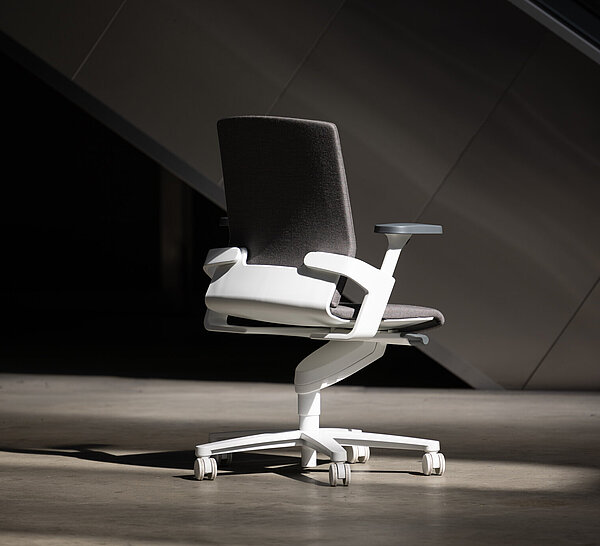csm_ON-Swivel-Chair-Detail-15_9f2bb37456.jpg